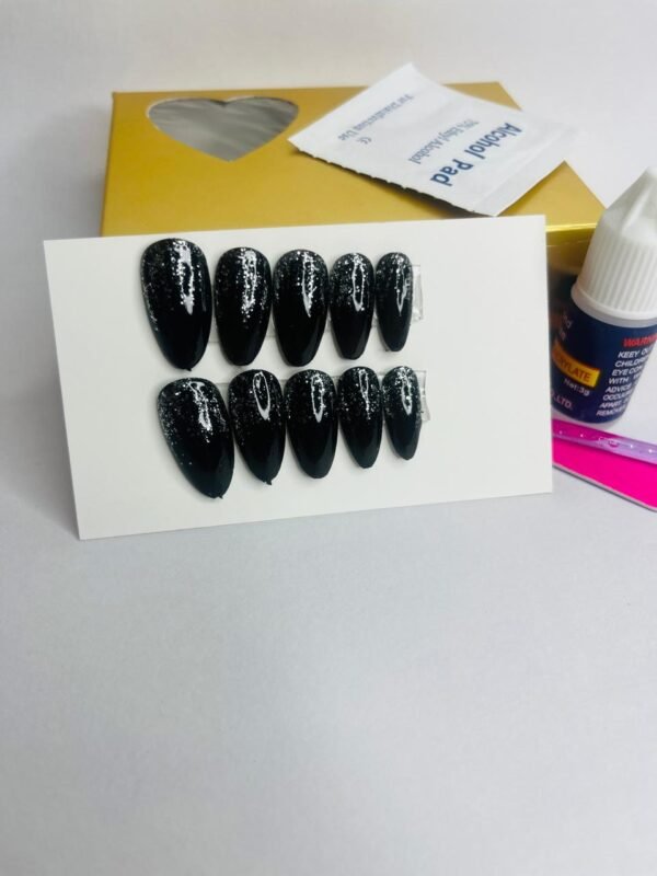 Best press on nails in Black color with glitter art