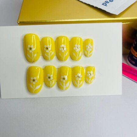 Best press on nails in yellow color with flower art