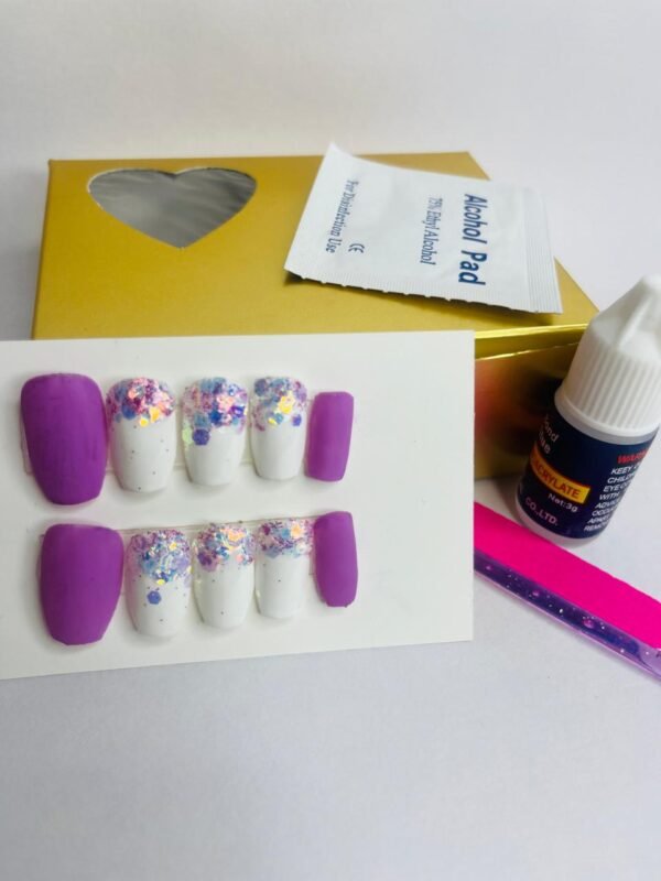 Best press on nails with glitter art